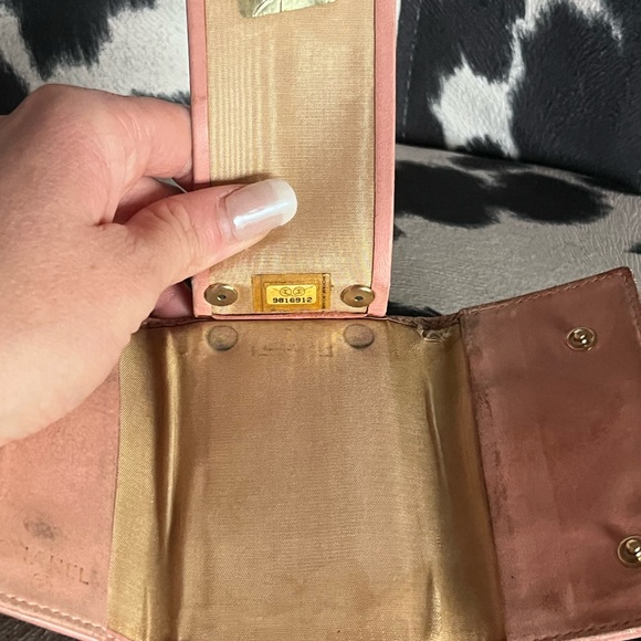 #113 Chanel Pink Pebbled Leather Signature Keyholder Mini Wallet - Picture 14 of 16